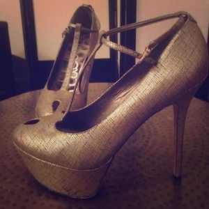 Sam Edelman metallic platform pumps