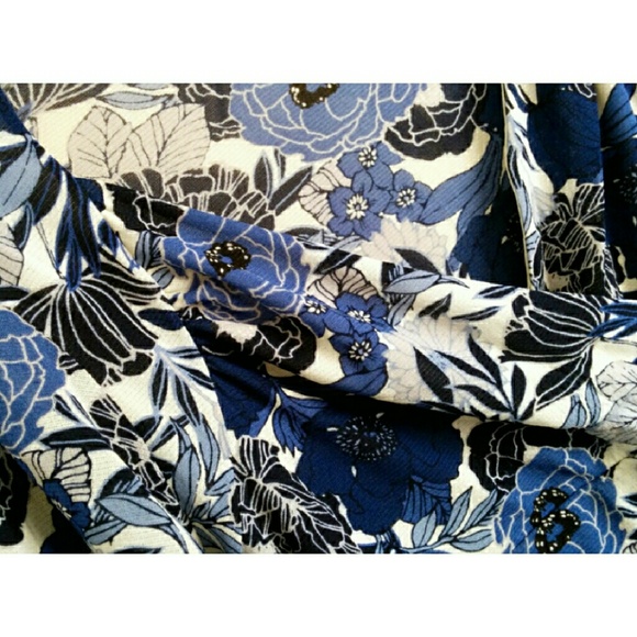 Nine & Co by Nine West Floral Faux Wrap Top M - Picture 3 of 4