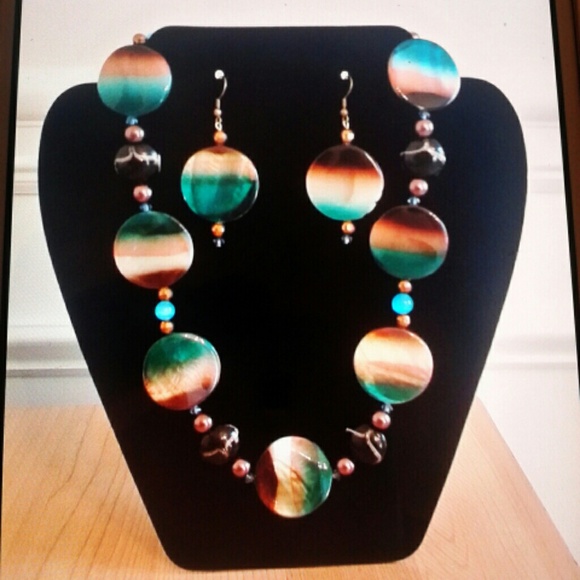Necklace Set - Picture 2 of 2