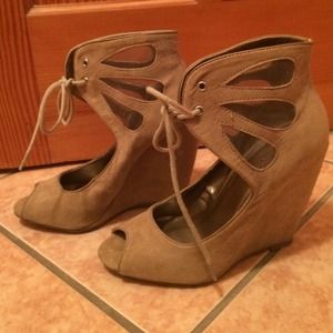 Nude open toe wedges