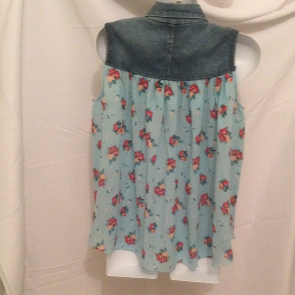 SOLD Cute denim & flowing bottom shirt Host Pick - Picture 2 of 3
