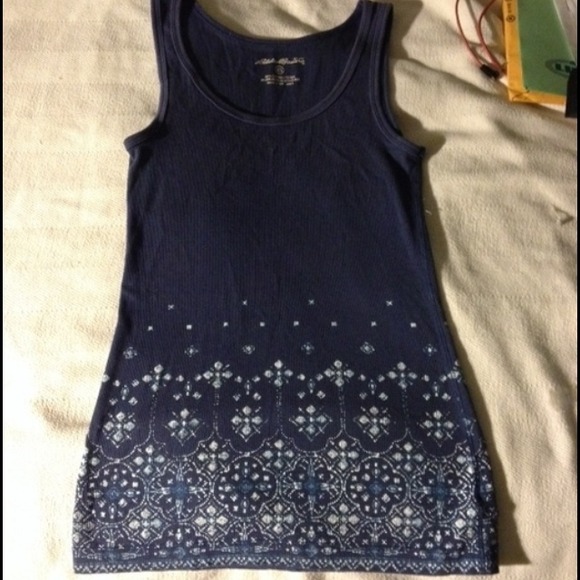 Eddie Bauer size XS dark blue white snowflake tank