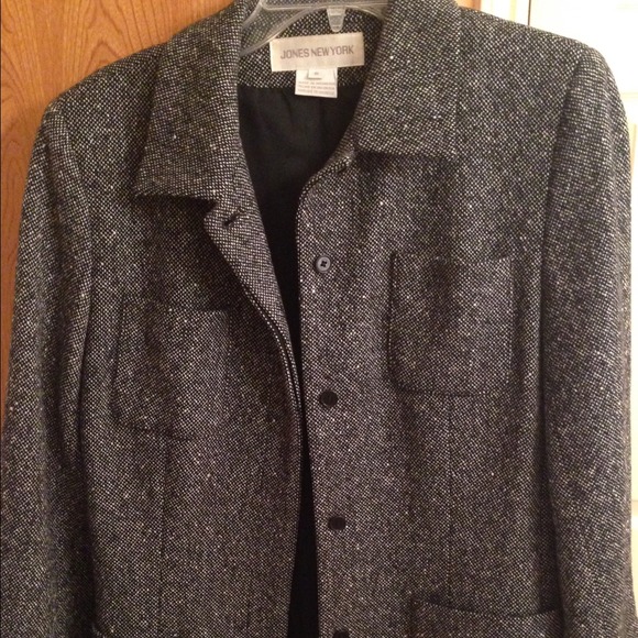 Size 8 black & white jacket.  Excellent condition.