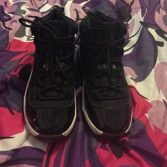 Air Jordan 11 breds