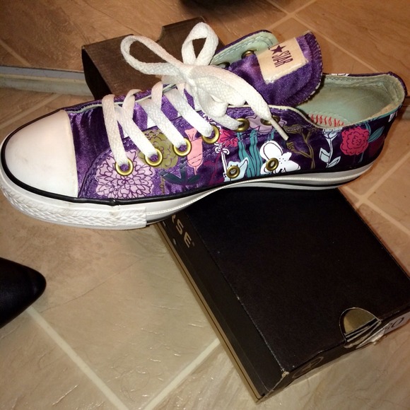 Graphic converse