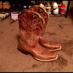 Ariat cowboy boots