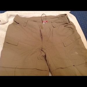 NORTH FACE CONVERTIBLE PANTS/SHORTS