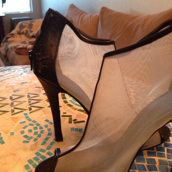 Forever 21 Mesh Sexy Heels - Picture 4 of 4