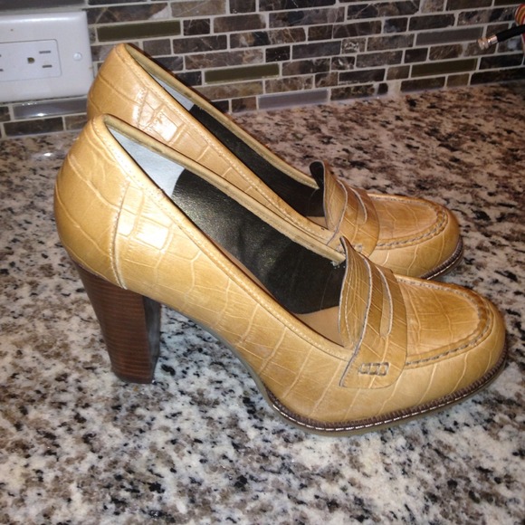 NEW Banana Republic Camel-Colored High Heels