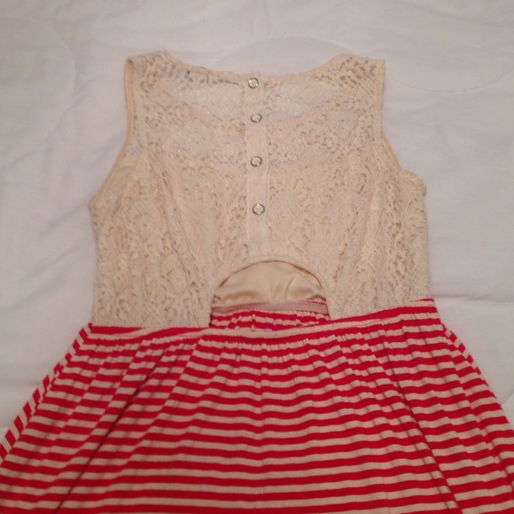 Dress - Picture 3 of 3