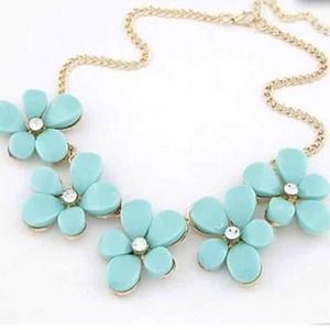 Light blue flower necklace