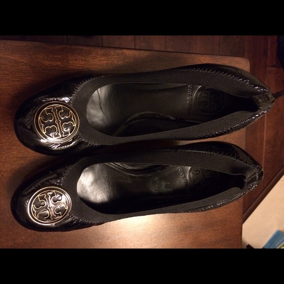 Used twice! Beautiful pair of Tory Birch pumps!