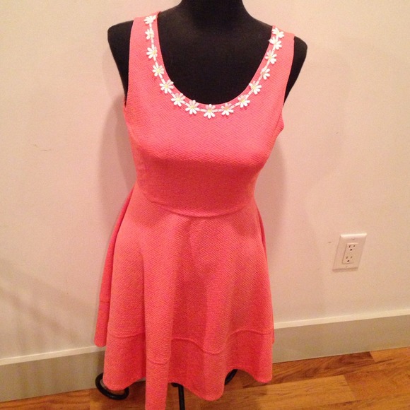 Cute peachy/pink skater dress, perfect for summer! - Picture 1 of 3