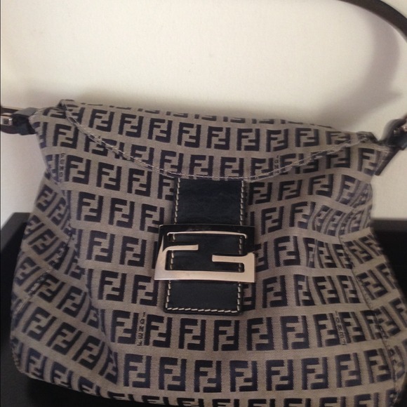 Authentic Fendi Hobo - Picture 1 of 2