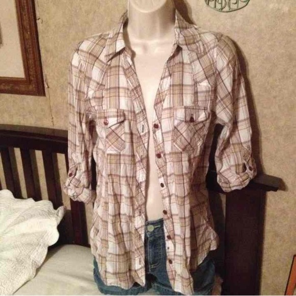 PASSPORT BUTTON UP