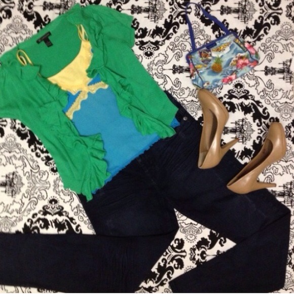 Blue tank top with yellow trim - Picture 2 of 4