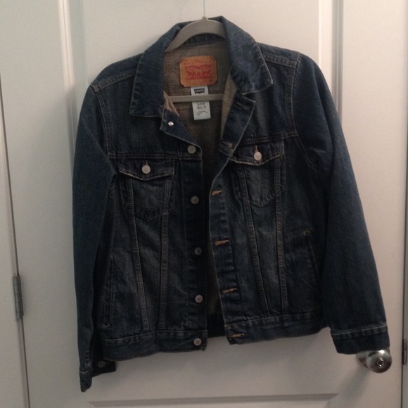 Cute Levi's Jean Jacket!