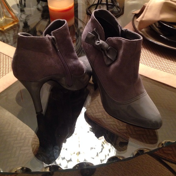 Sexy Gray Bow Booties