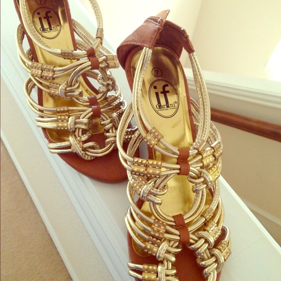 Gold/brown wedges