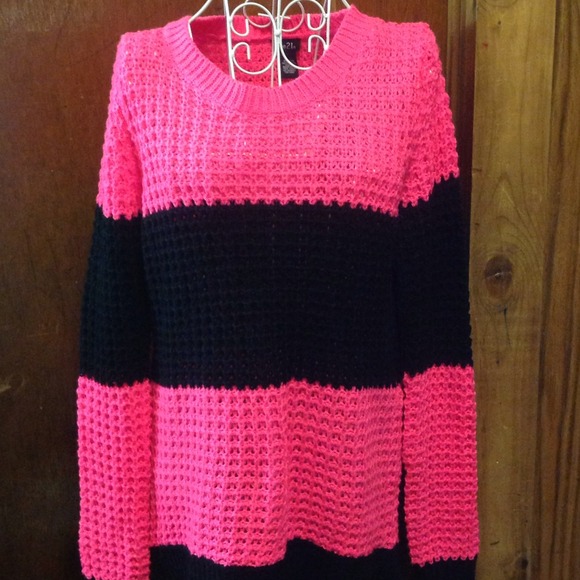 Rue21 Sweaters - Cute knit sweater!