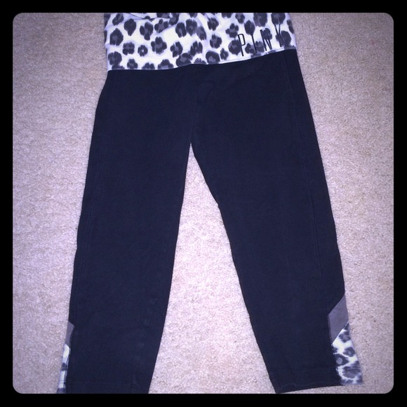 💰💰SOLD💰💰Pink yoga crop legging