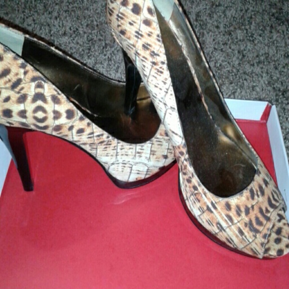 Reduce!!!! Gorgeous Cheetah high heels!