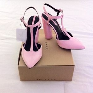 ⚡️NEW⚡️Zara "Powder" T-Strap Pump