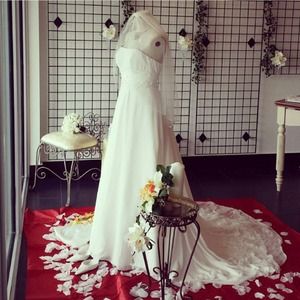 Wedding dress used size 6 david bridal