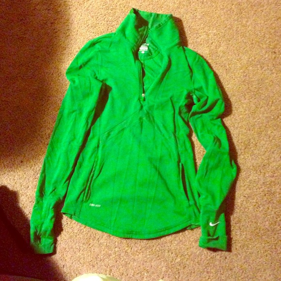 🚨reduced🚨Nike dri-fit sweater.