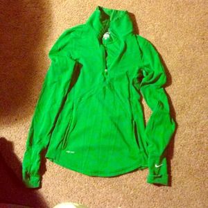 🚨reduced🚨Nike dri-fit sweater.