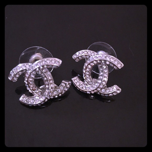 Chanel earrings NO Trades