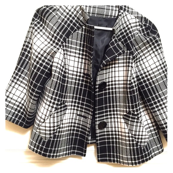Womens petite black and white blazer 3/4 sleeve