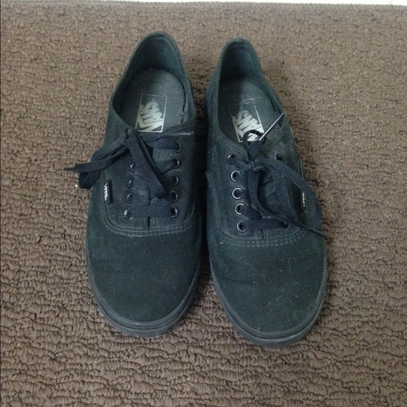 Black Vans Lo-pros