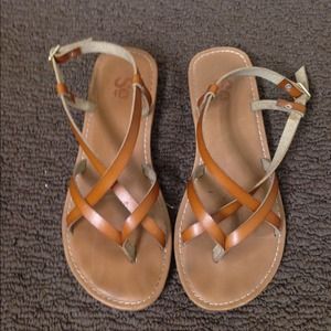 Brown strappy sandal