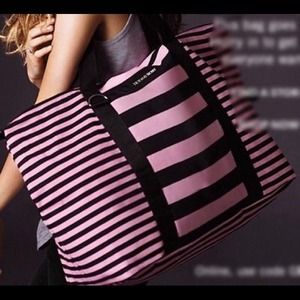 VICTORIA'S SECRET HUGE TRAVEL DUFFLE BNWT
