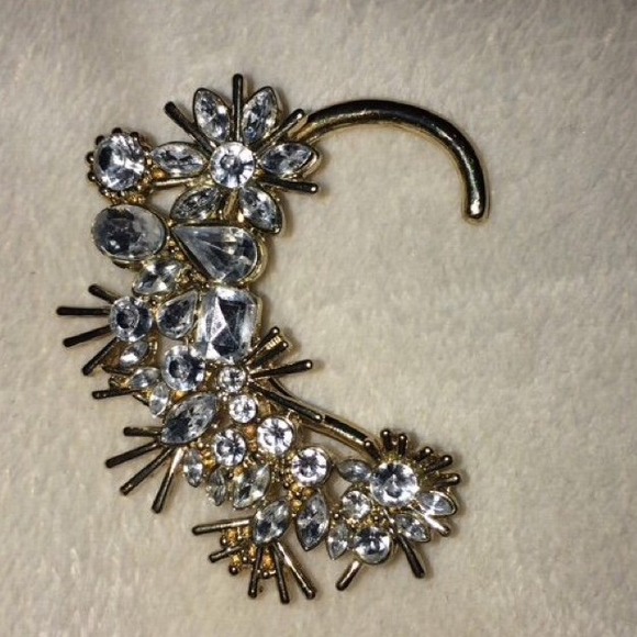 • NastyGal ear cuff •