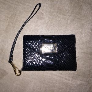 Michael Kors Cellphone Clutch!