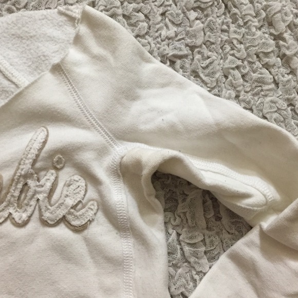 ❌SOLD IN A BUNDLE❌Abercrombie Kids Crewneck White - Picture 3 of 3