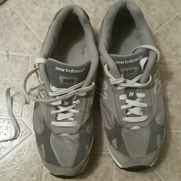 PreOwned Gray NewBalance Unisex Sneakers