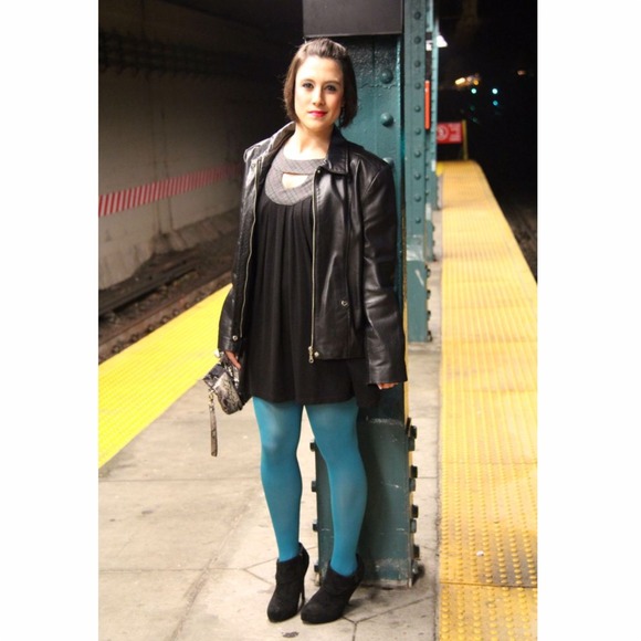 SOLD in Bundle - Black Swing Dress w Keyhole - Picture 4 of 4