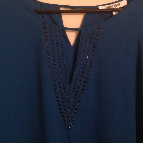 Blouse - Picture 2 of 2