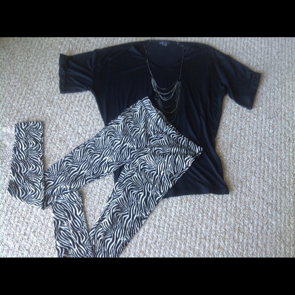 NEW Betsey Johnson Zebra Like Leggings