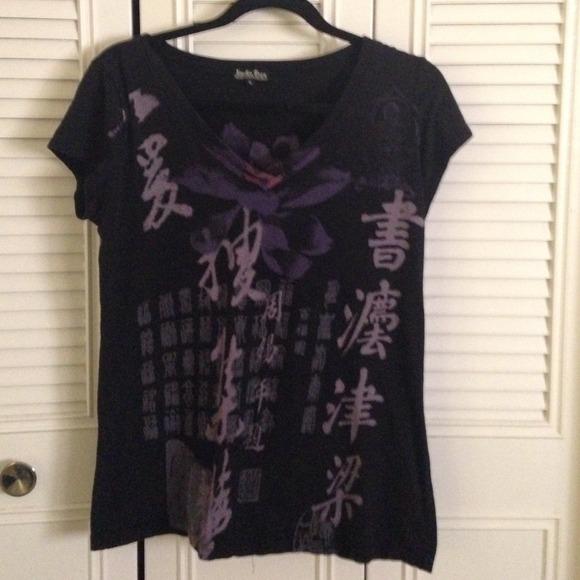 black v- neck Lucky Brand t- shirt size medium