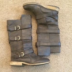 *REDUCED* Brown tri-buckle boot