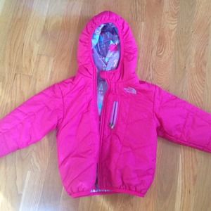 2T hooded north face winter jacket