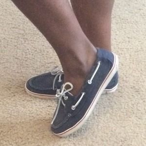 *REDUCED* Navy Steve Madden Boat Shoes