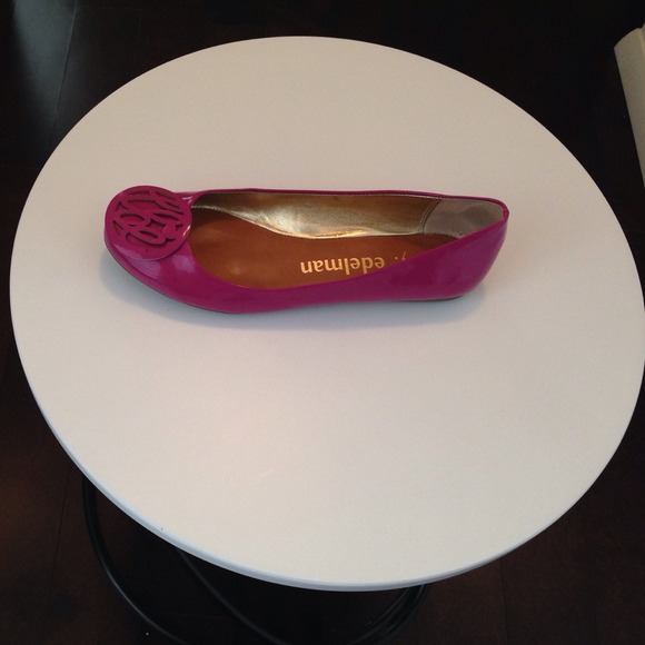 libby. edelman flats