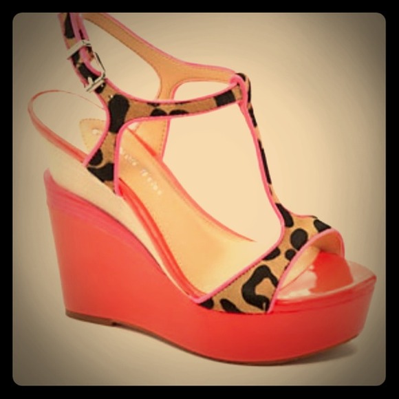 Gianni Bini Shoes - Gianni Bini Wedge Sandals