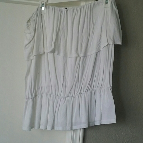 ***SOLD in Bundle***White Ruffled Halter Top