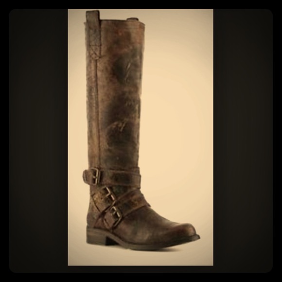 Steve Madden Boots - Steve Madden Brodiee Distressed boots